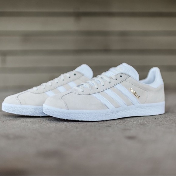 cream gazelles